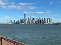スタティンアイランドフェリーから見たマンハッタン