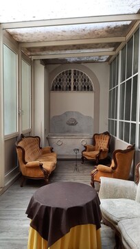 "Lounge"