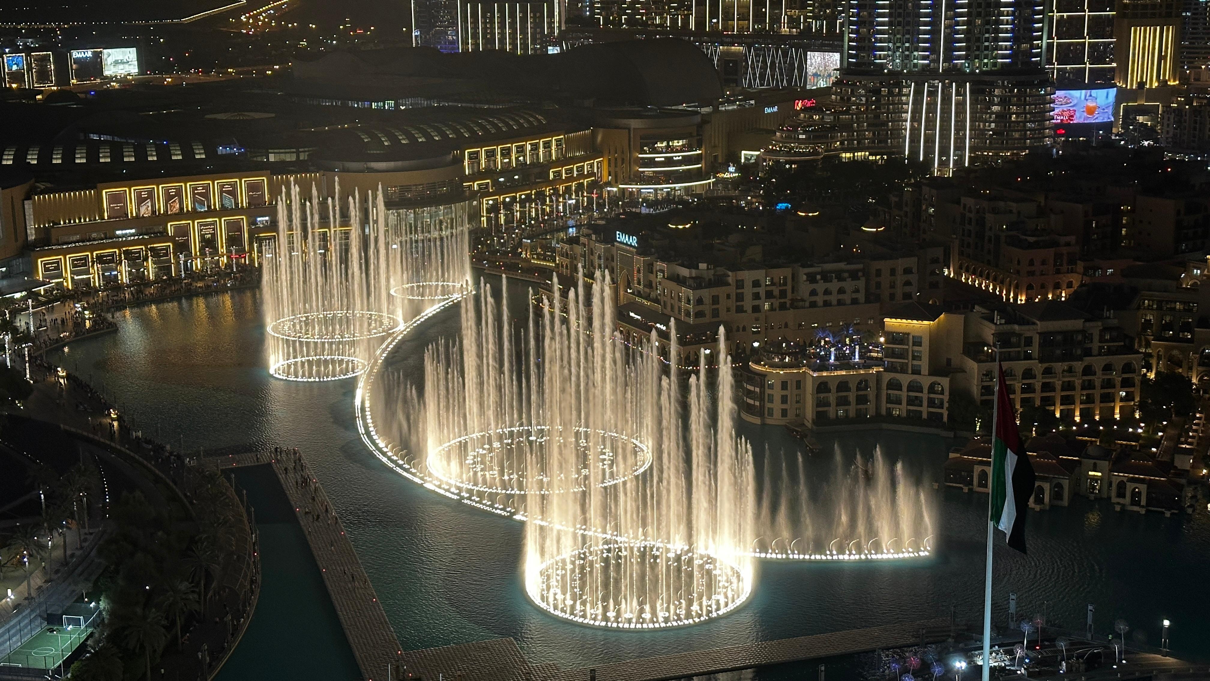 Dubai fountain from the room