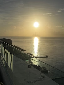 Sky lounge pool view