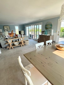 Dining/living room