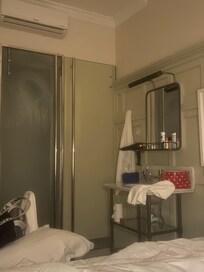 Lavabo dans la chambre