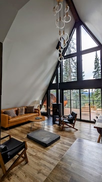 Beautifully designed, so warm and welcoming when you walk in!