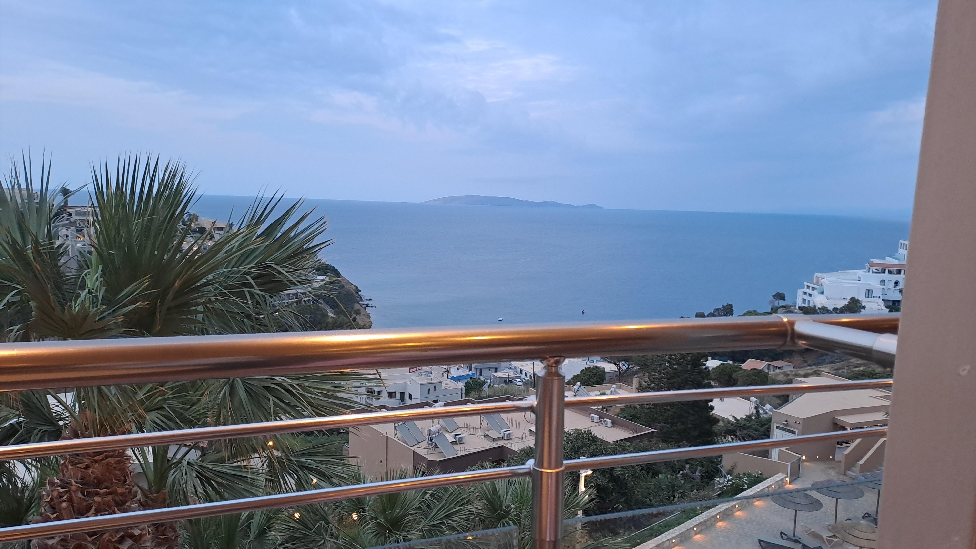 Vue du bar et du restaurant