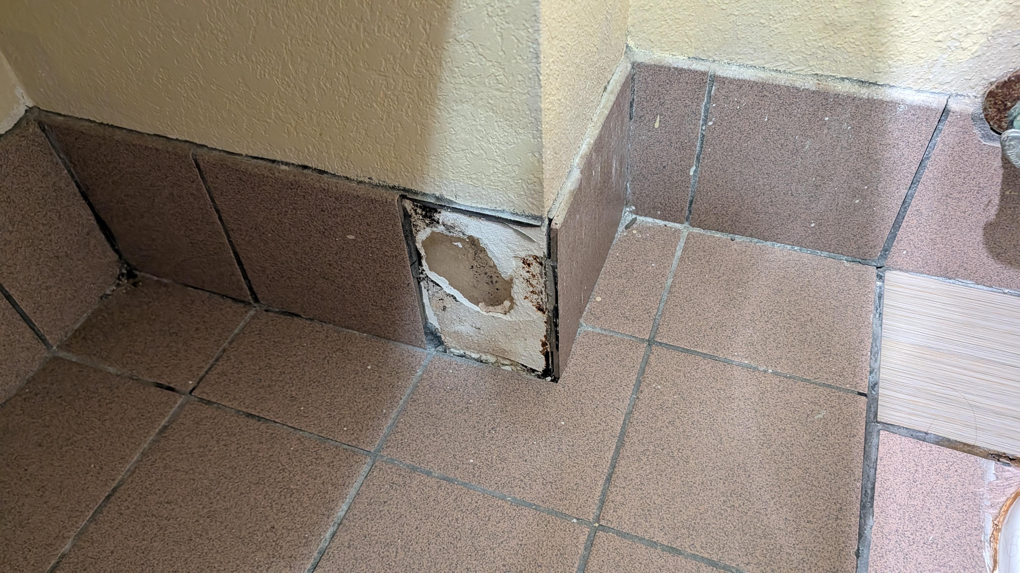 Bathroom baseboard tile