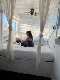 Best spot, ocean and sunset views