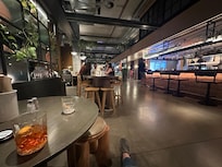 Bar & Lobby