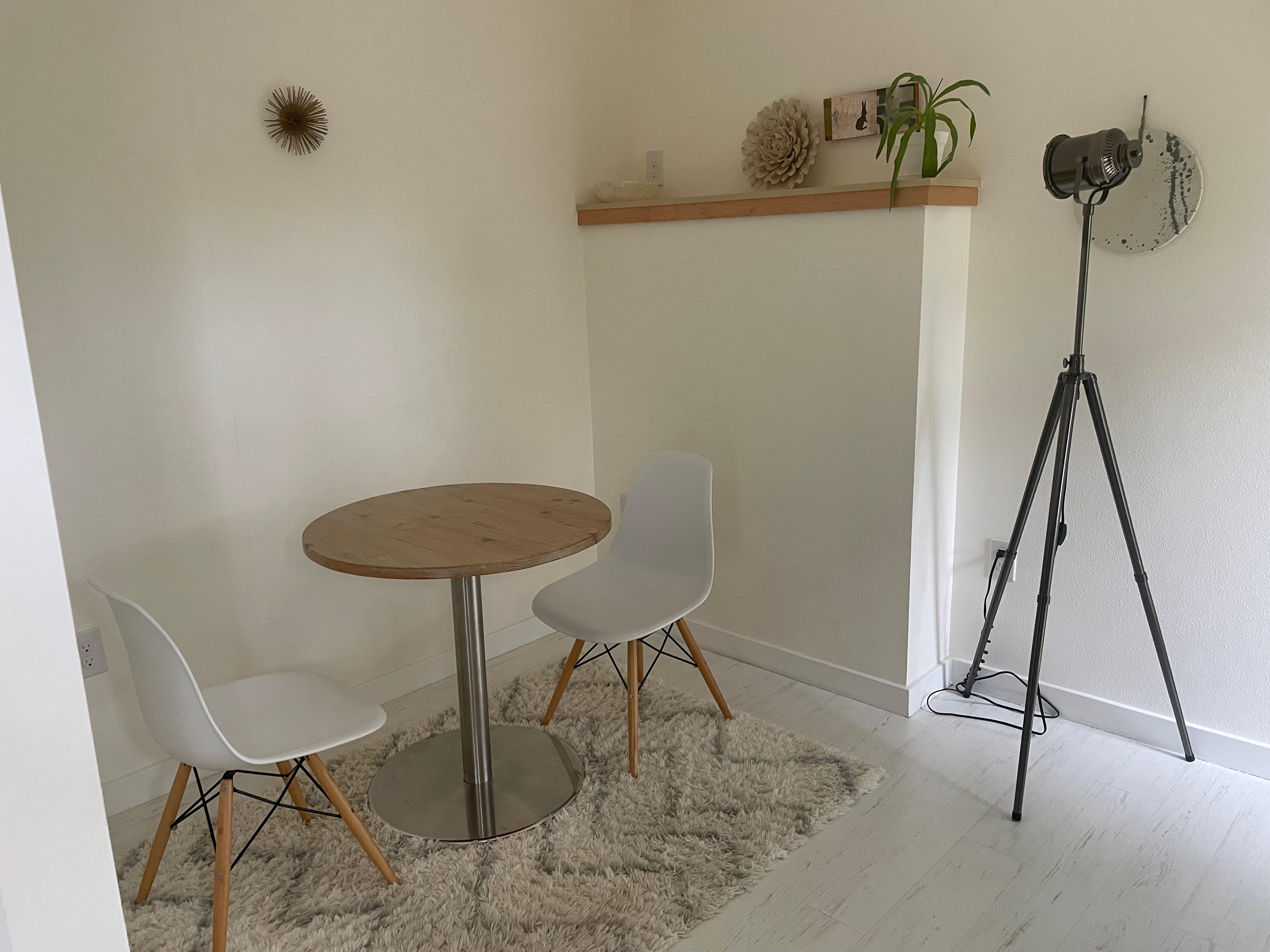 Small dining area but living-room area close for more room