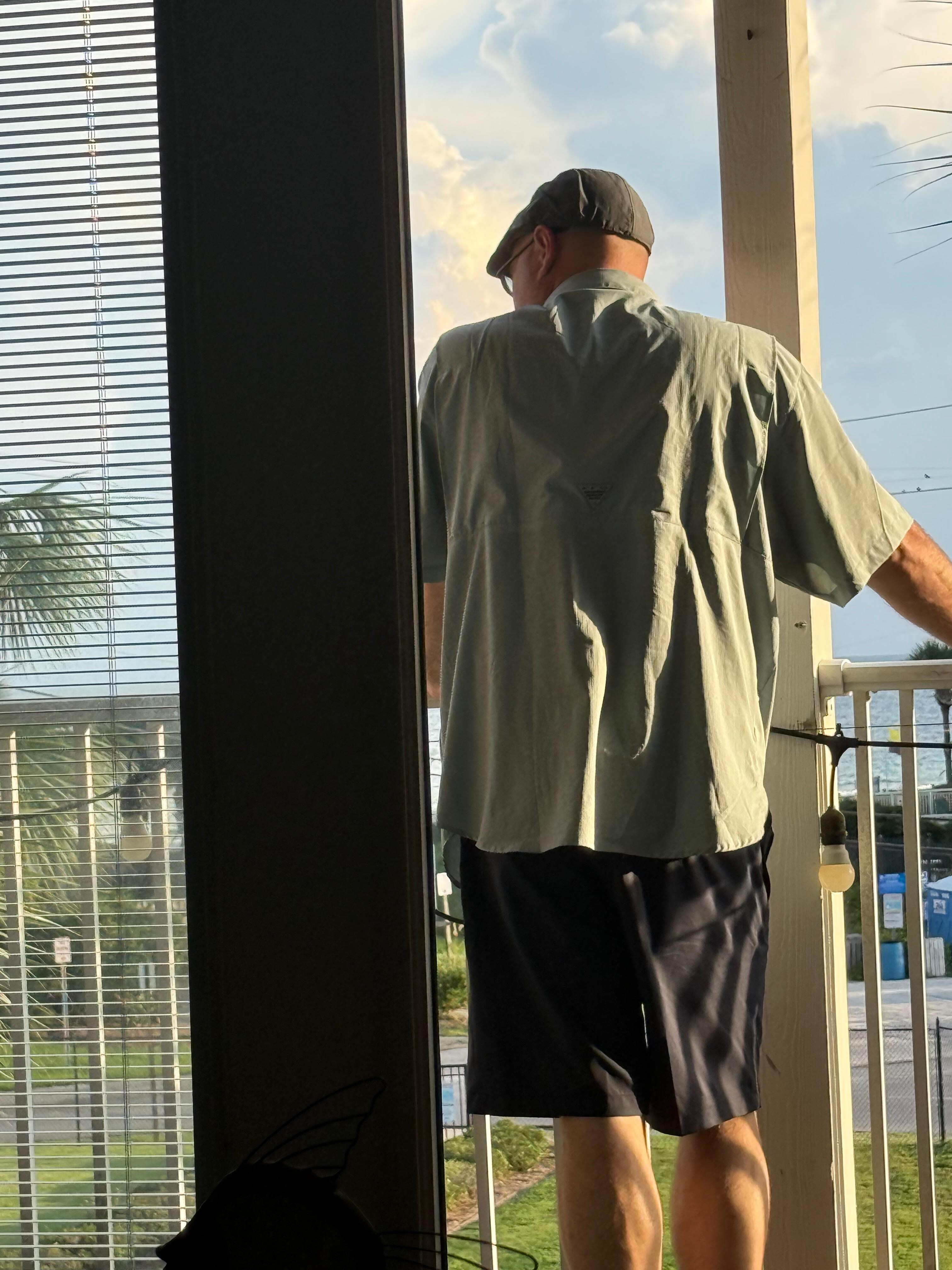 Great view of ocean and can still see the pool 