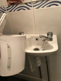 How do I fill the kettle.
