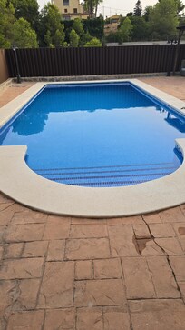 Todo el día al sol. La hace perfecta a cualquier hora del día o la noche.