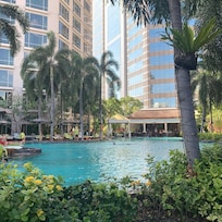 도심속 수영장, 깨끗해요 수영장 물이 따뜻해서 수영하기 좋았어요