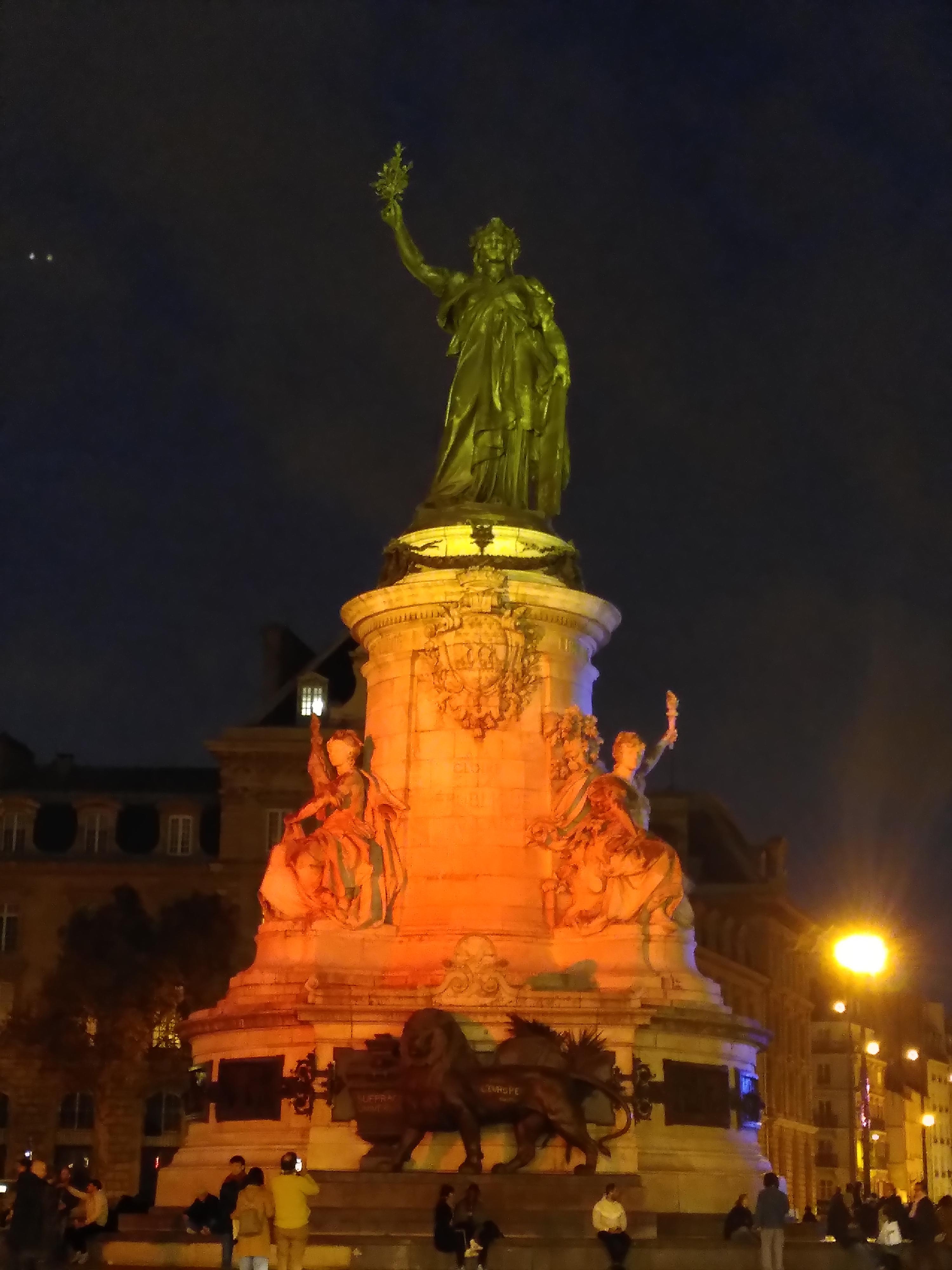 Place de la République 