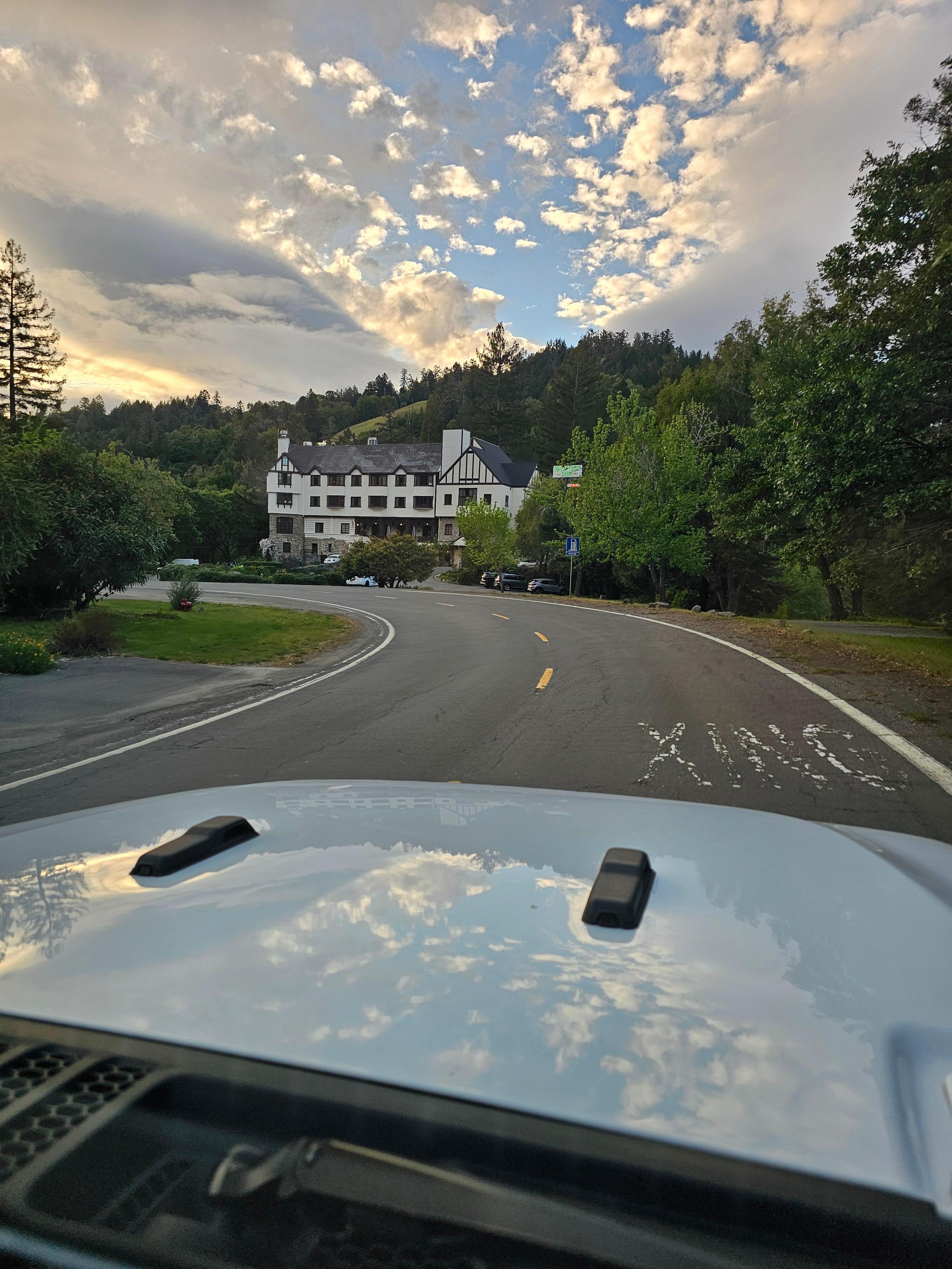 The drive up to the Inn