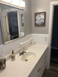 Main bathroom vanity