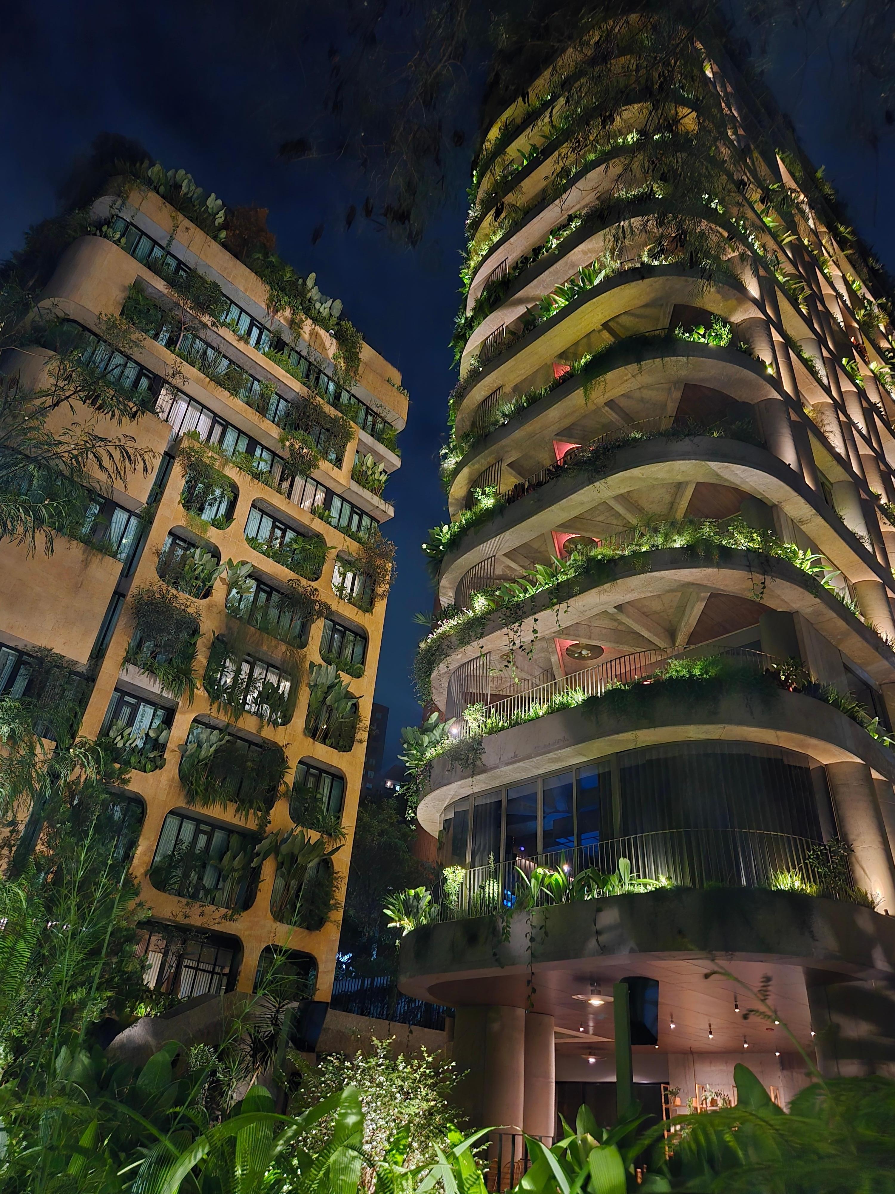 Night View of 23 Hotel & 23 Living