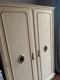 Leuke kast, hou van vintage en deze details.