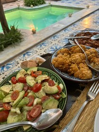 Repas au riad au bord de l'eau