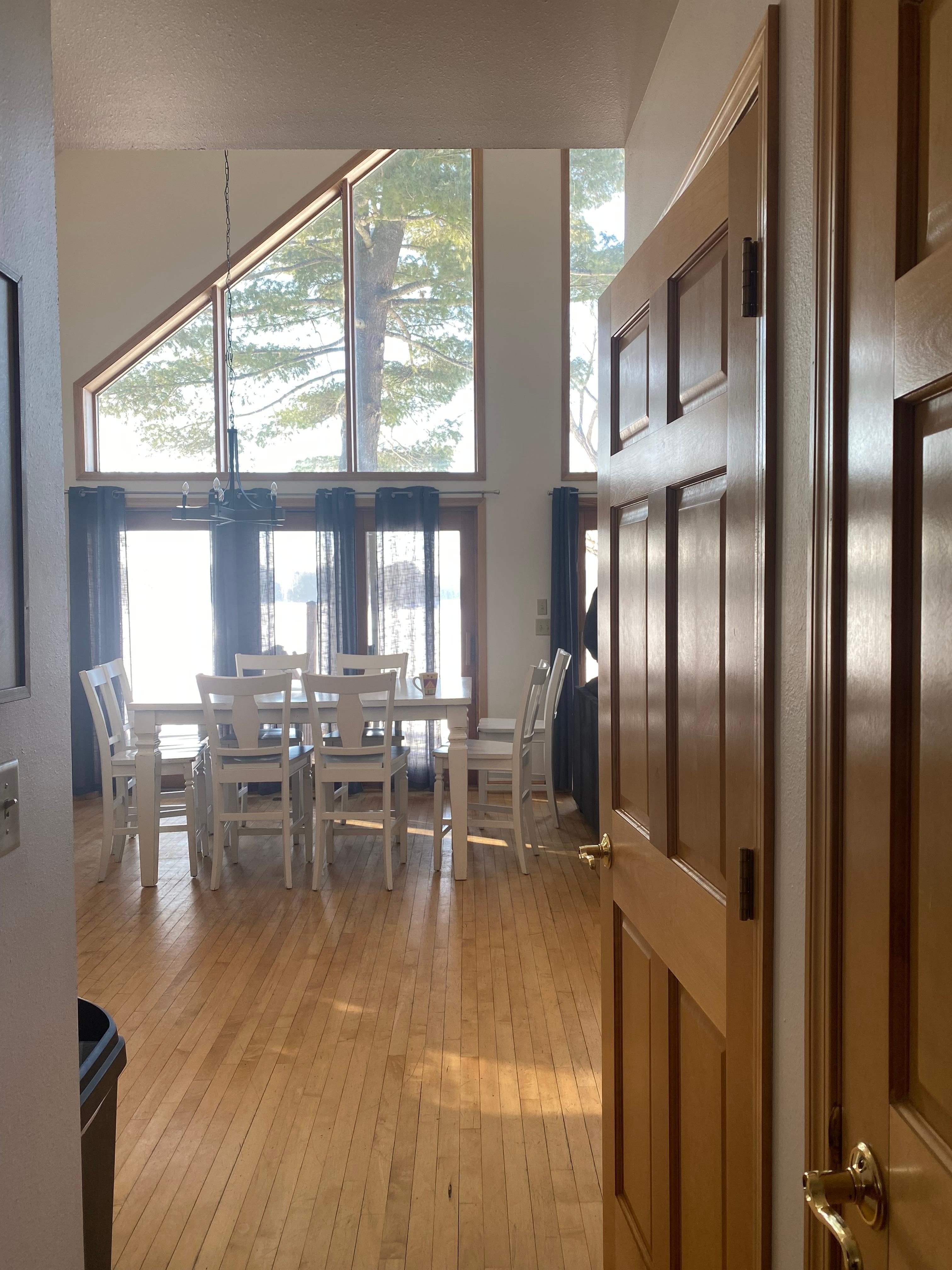 Lots of natural sunlight 