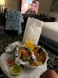 Stayed at the Best Western next door the first night I was supposed to stay here. That was nice 🙄