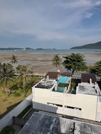 Low tide/sea level at hotel beach