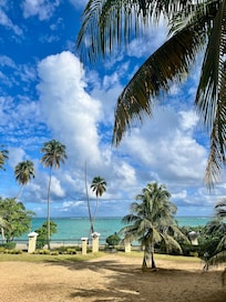 Ocean view and immediate beach front access.