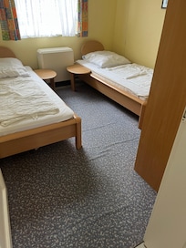 faltig, abgenagt ...