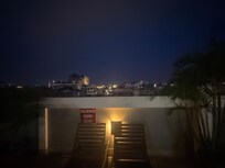Roof pool