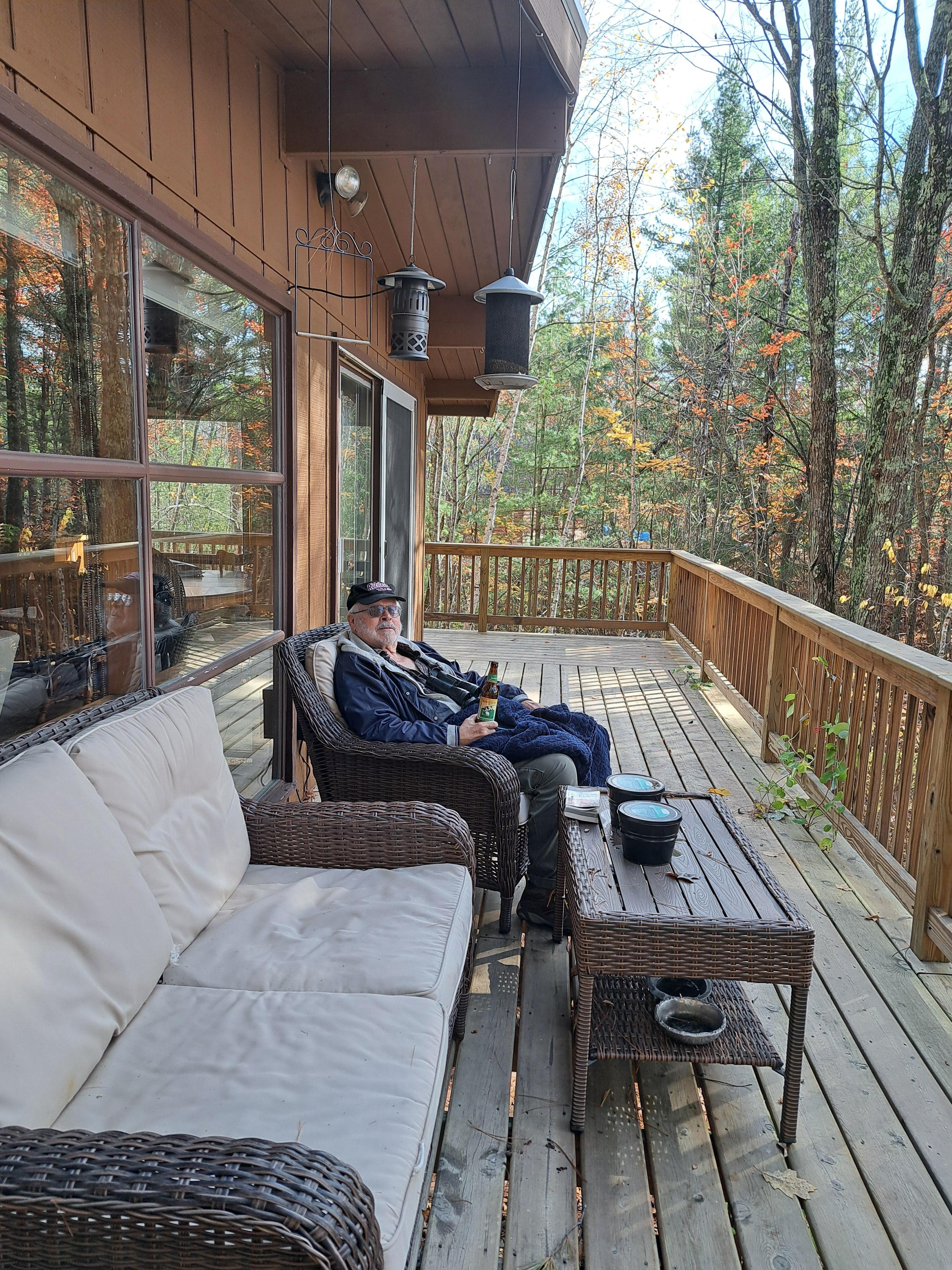 Really enjoyed the deck facing onto the lake.