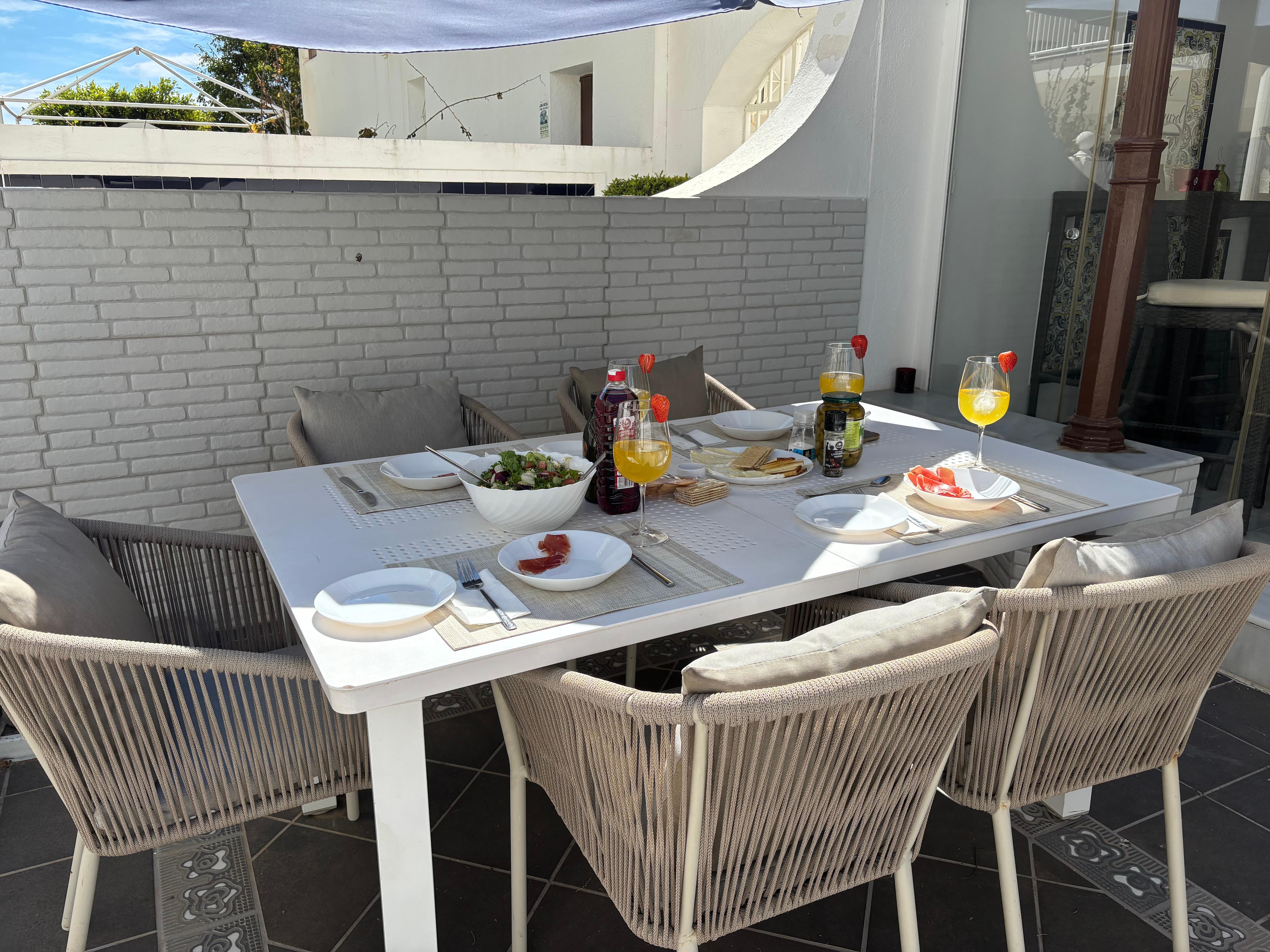 Nice outside dining area 