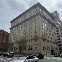 Hotel AKA