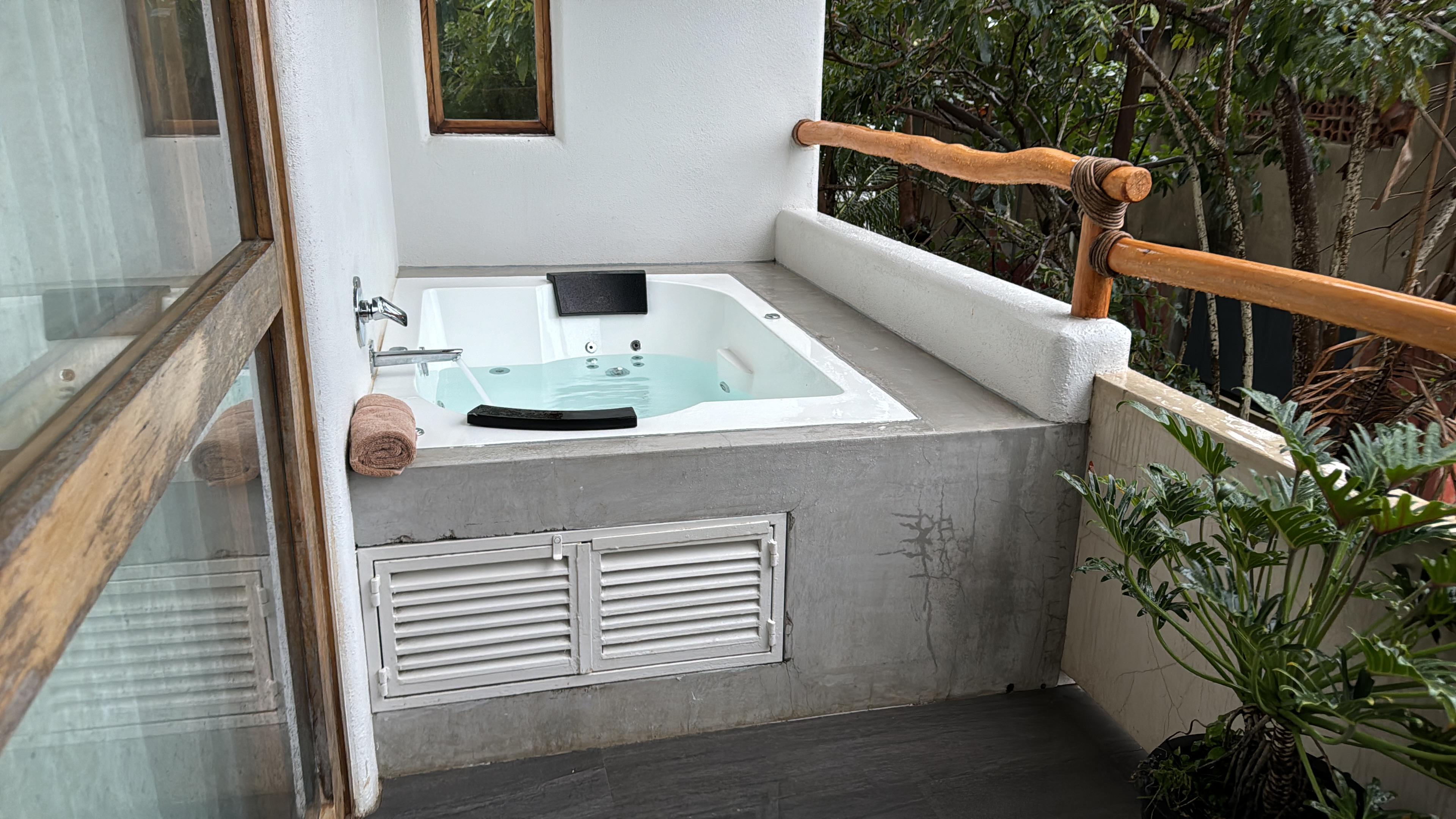 Balcony Jacuzzi Tub