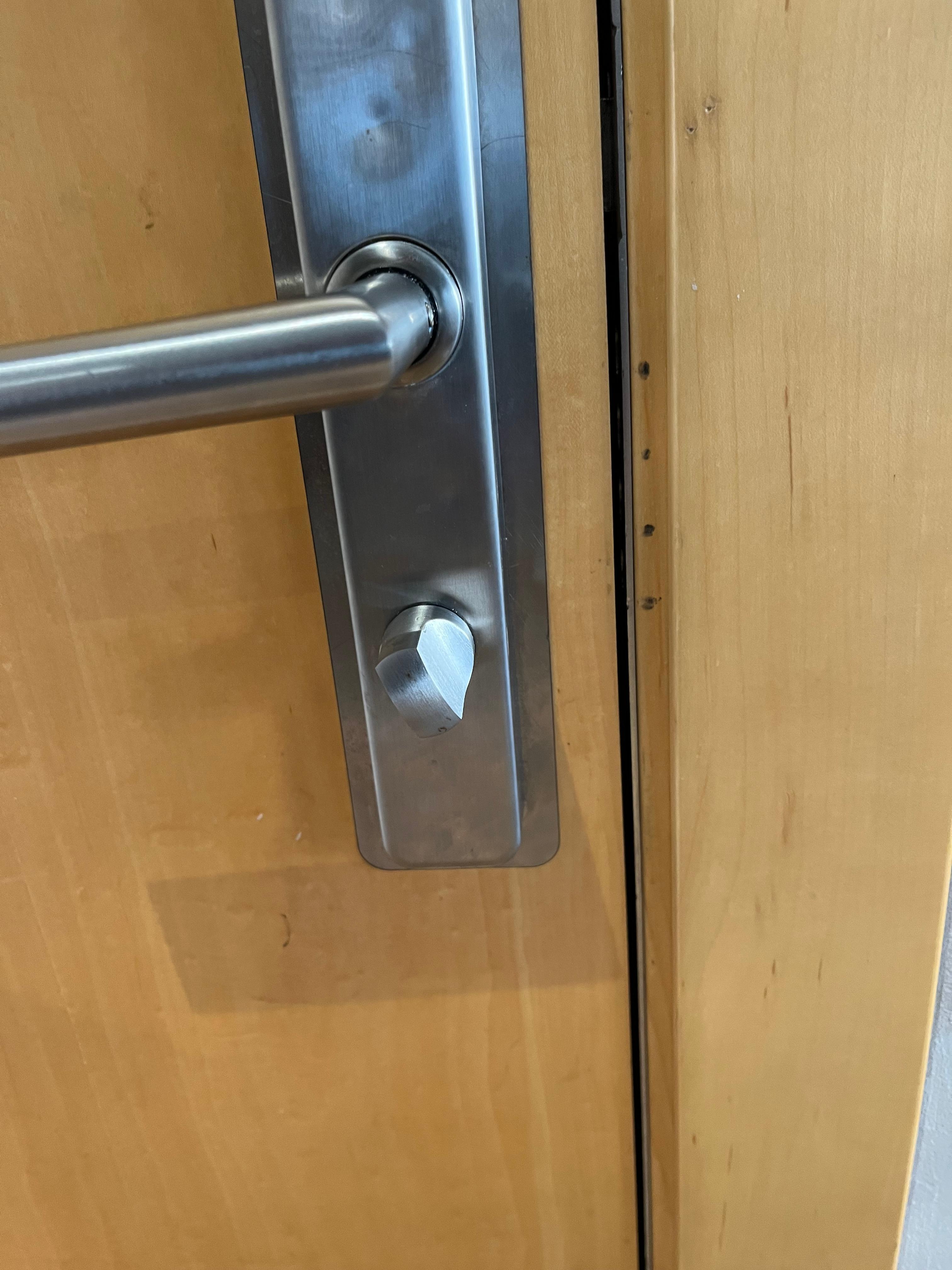 Front door lock doesnt work