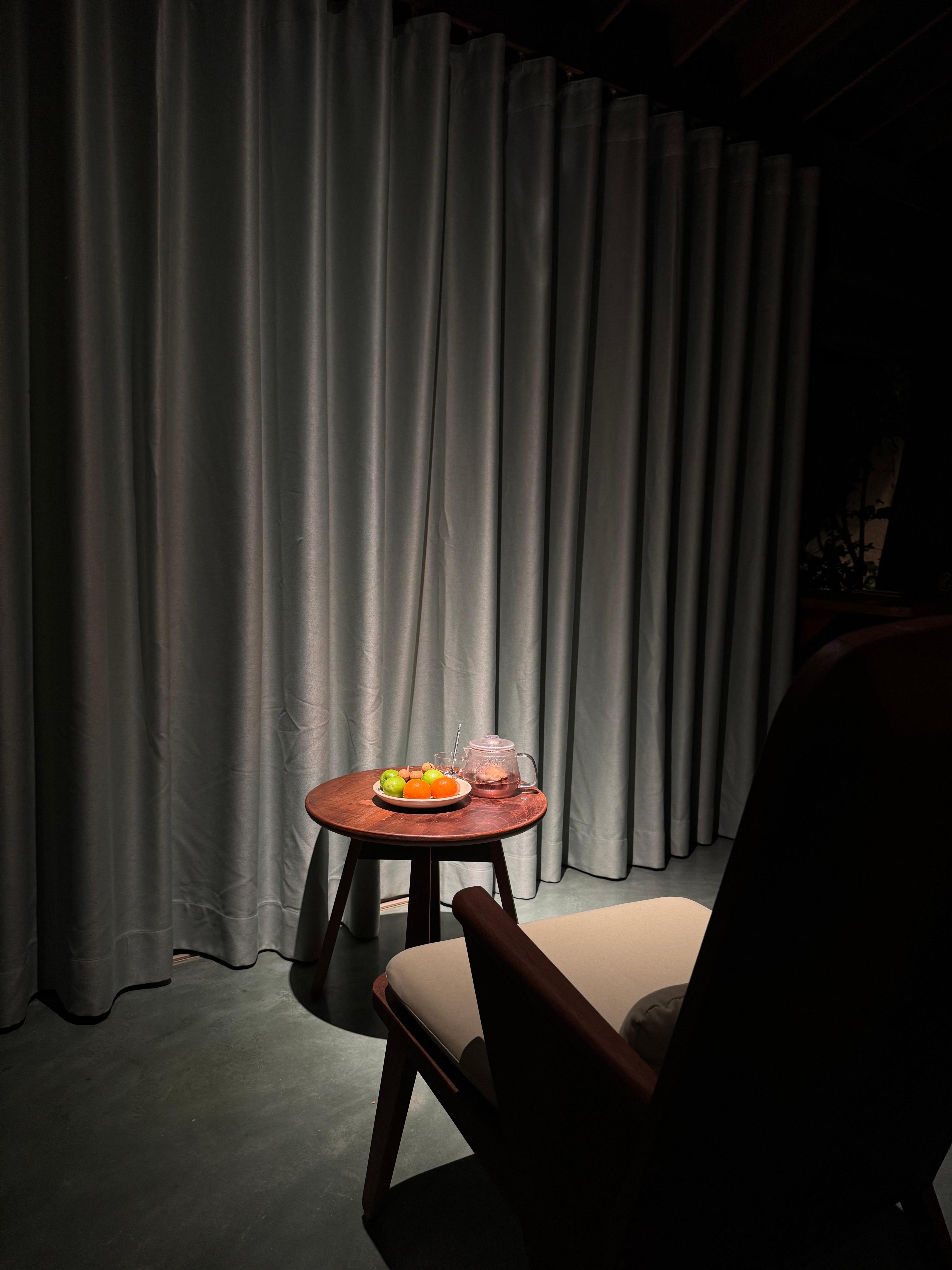 Fruits and tea (complimentary)