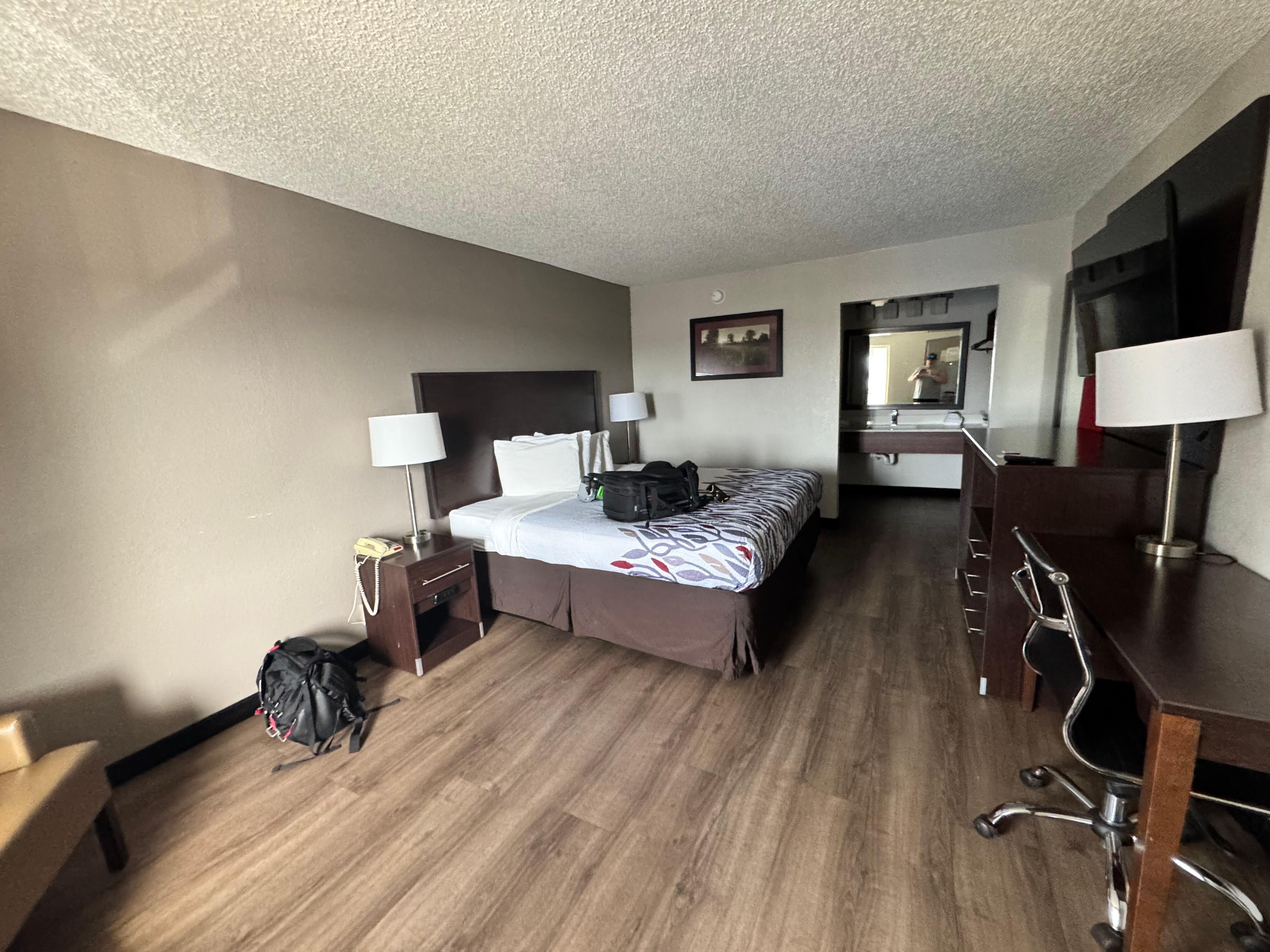 Room doesn’t look bad upon arrival.