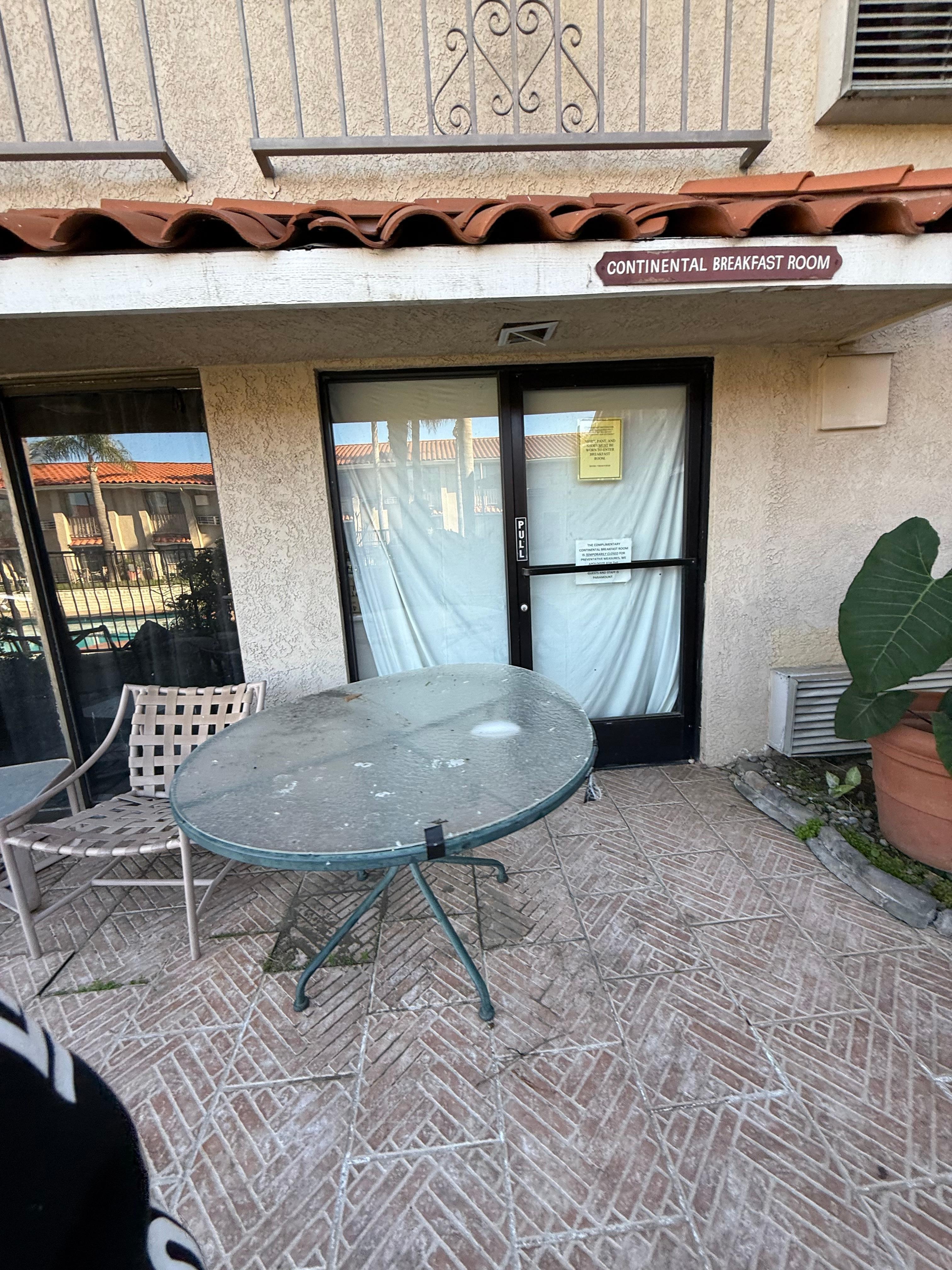 Breakfast area closed