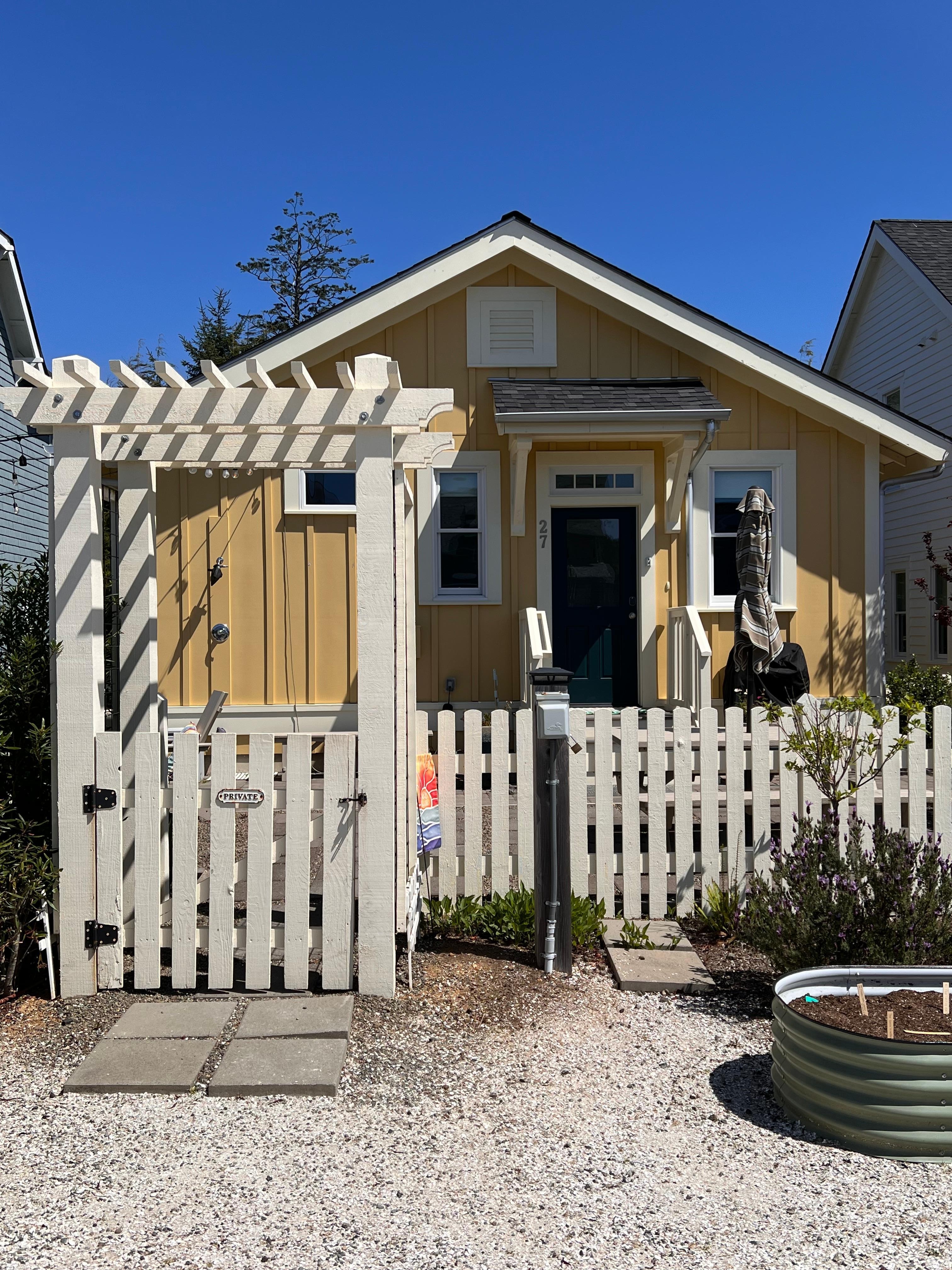 Sunshine Cottage by day