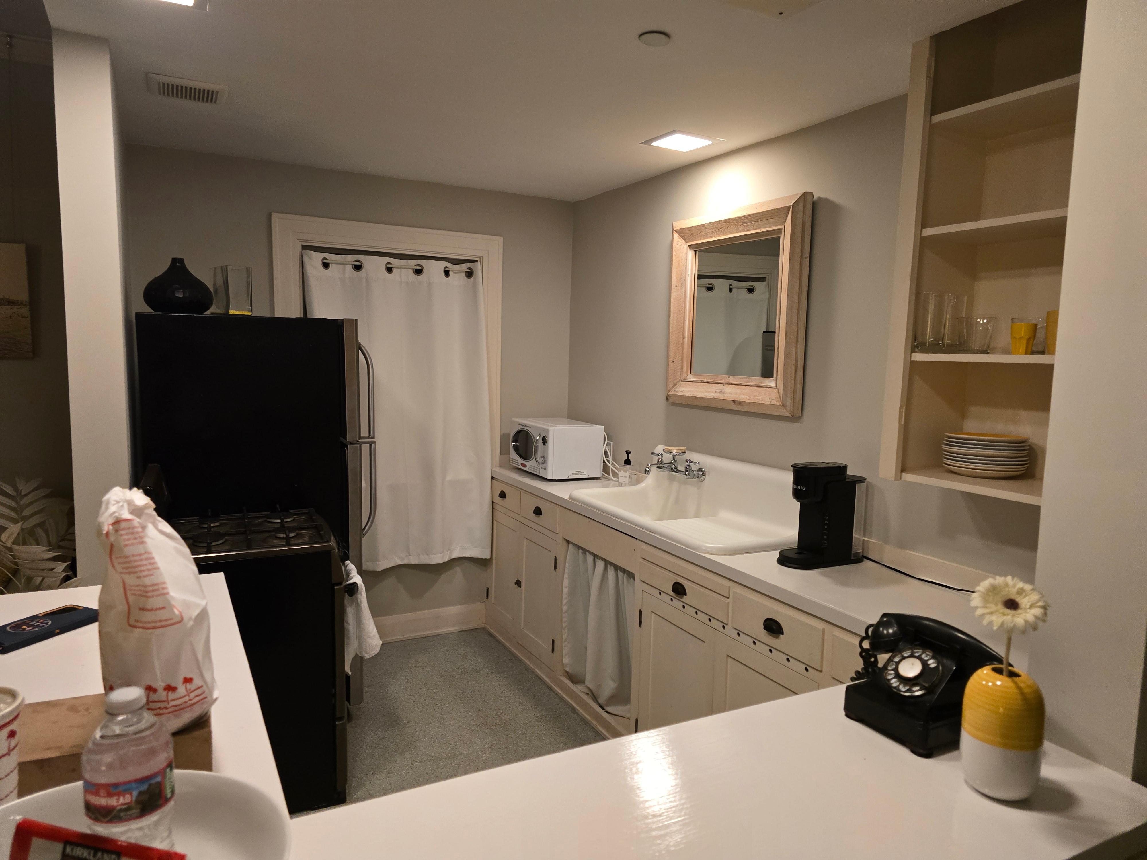 Full kitchen