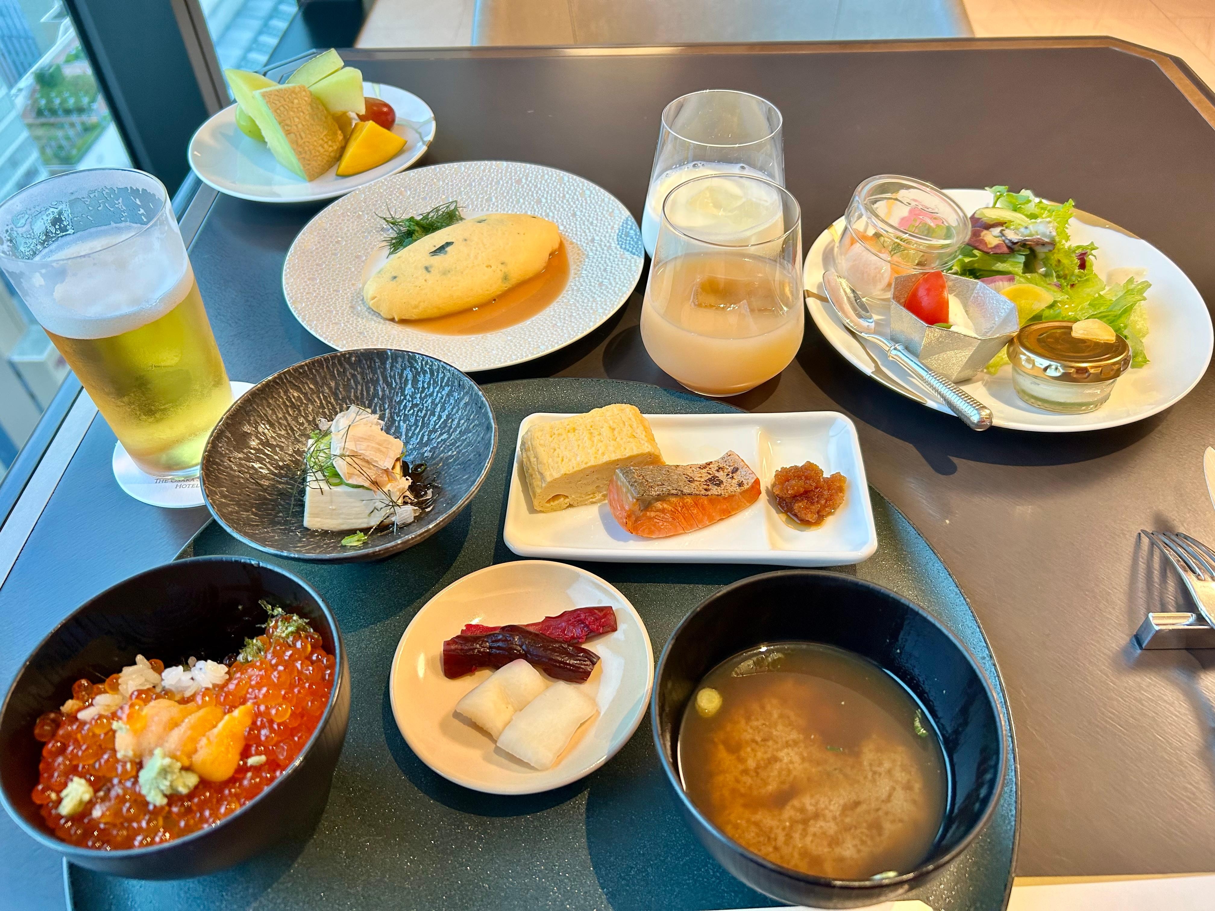 和朝食と平飼いたまごのオムレツなど