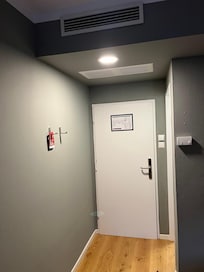 Air conditioner working randomly