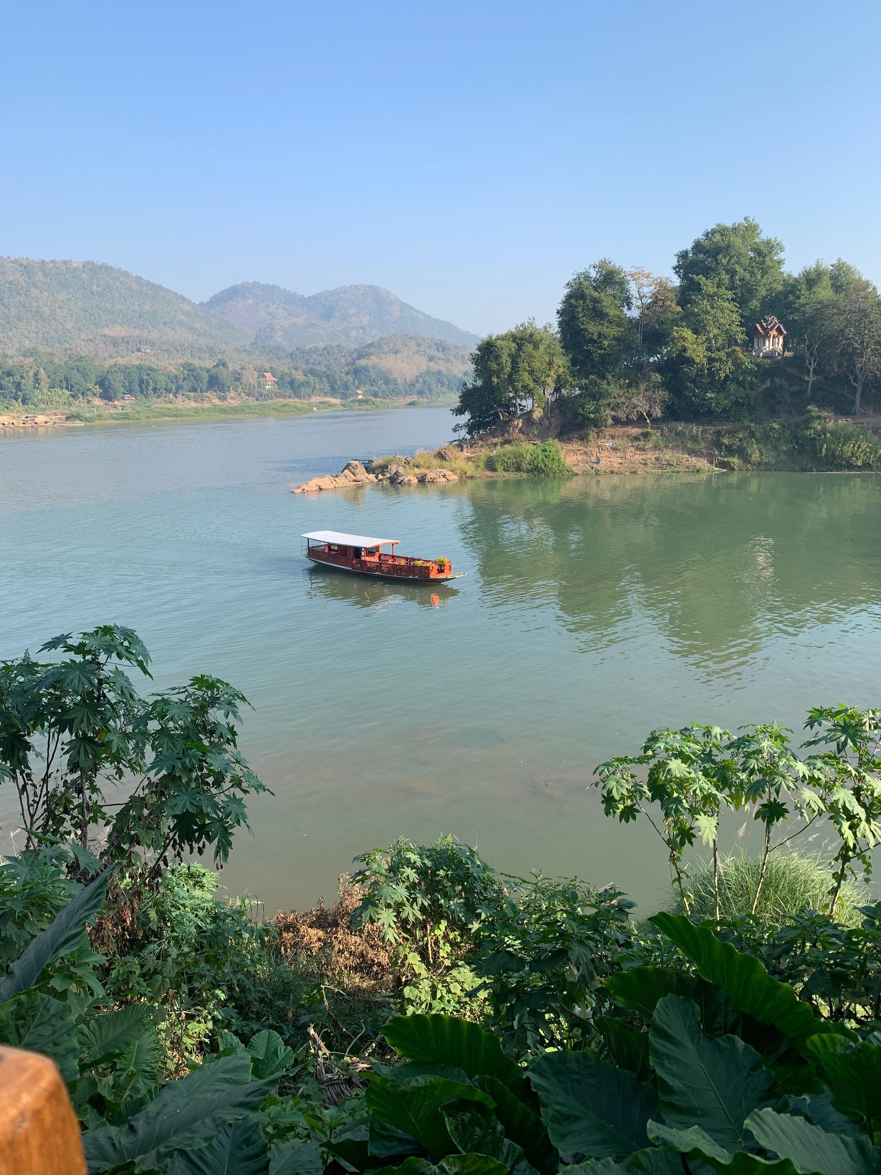 レストランから見たメコンナムカーンの合流点。