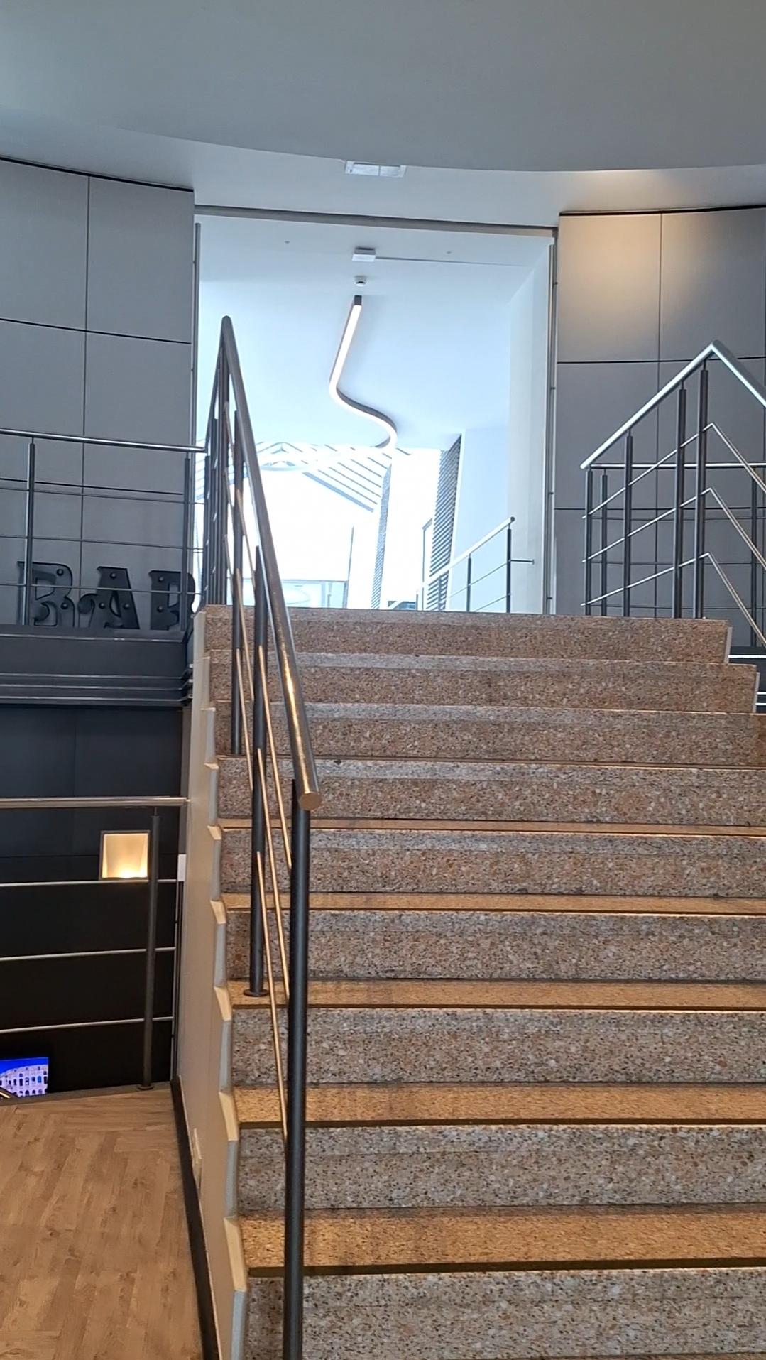 Restaurant  stairs