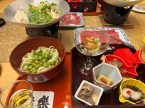 初めて口にするお料理から質のよい食材ばかりでお腹がいっぱいでも最後までおいしくいただけました。
