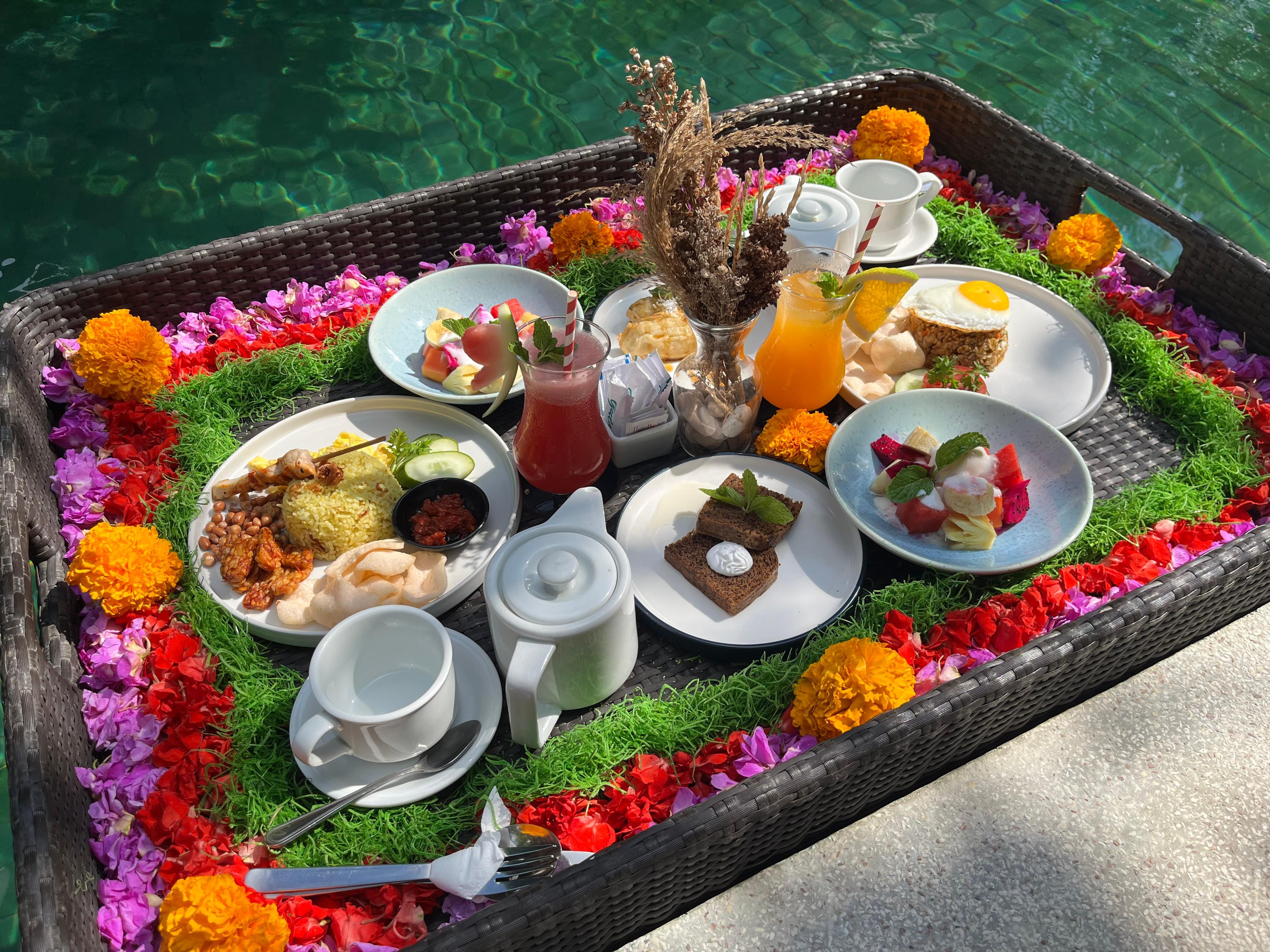 フローティングブレックファースト