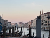 Quiet morning at the Rialto bridge