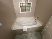 Jacuzzi tub