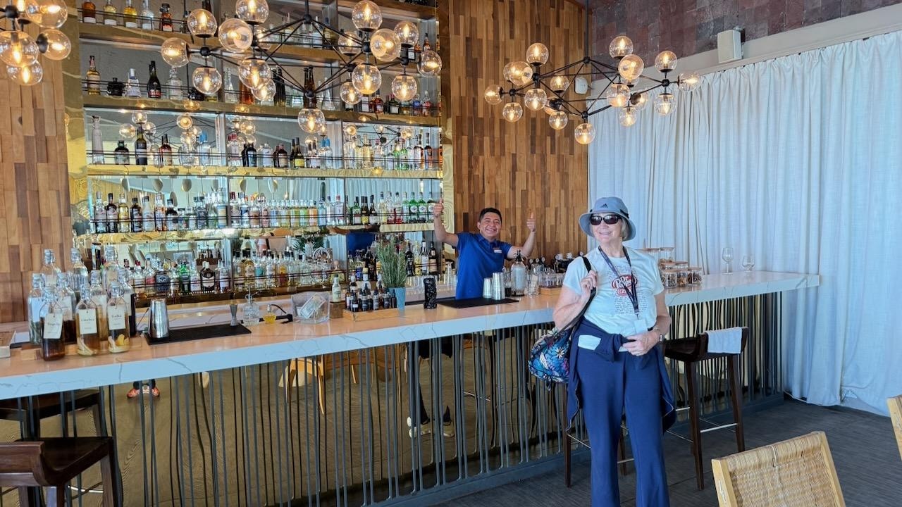 Lobby bar and welcome area for arrival