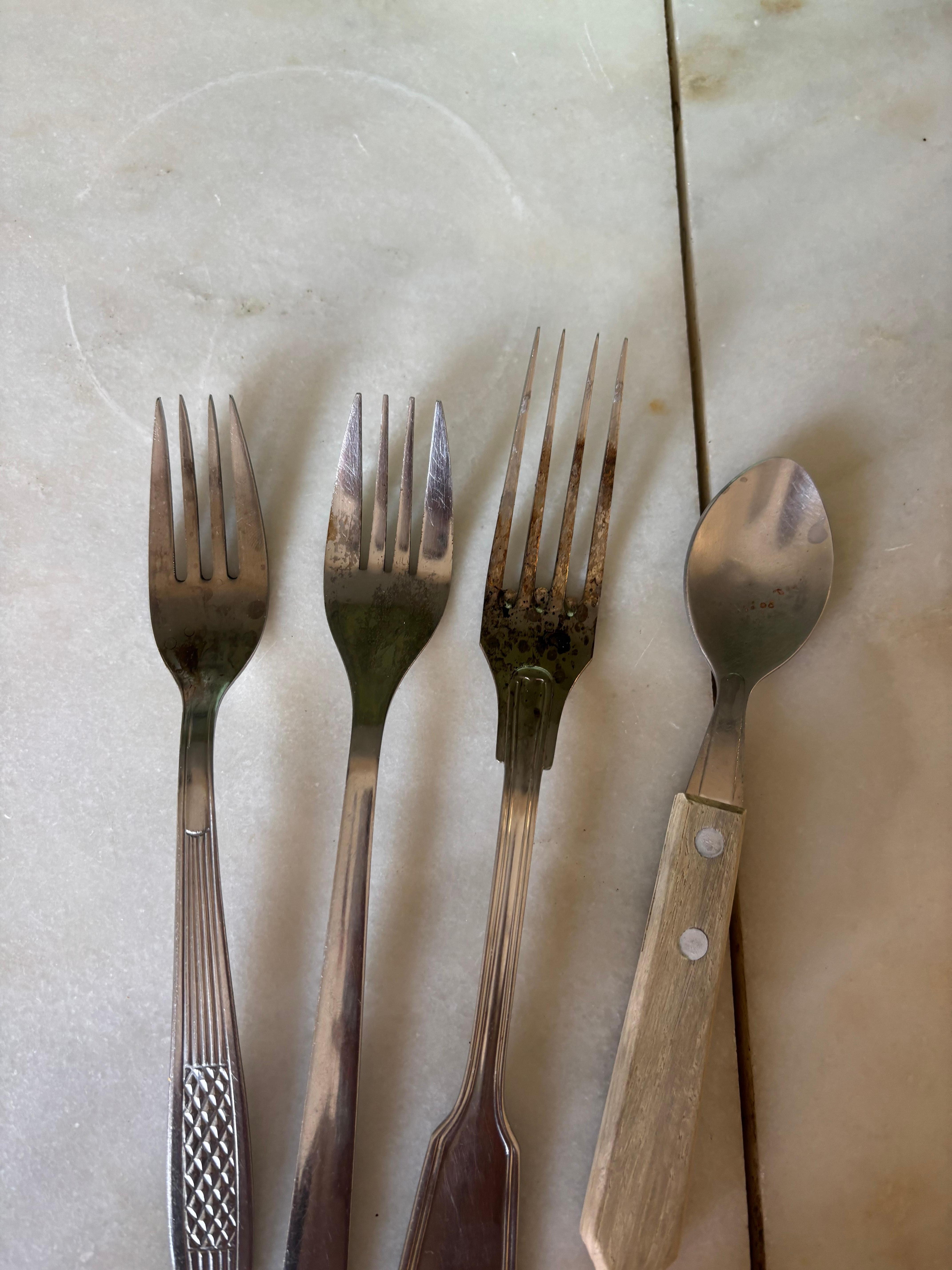 Fourchette sensée être propre dans le tiroir 