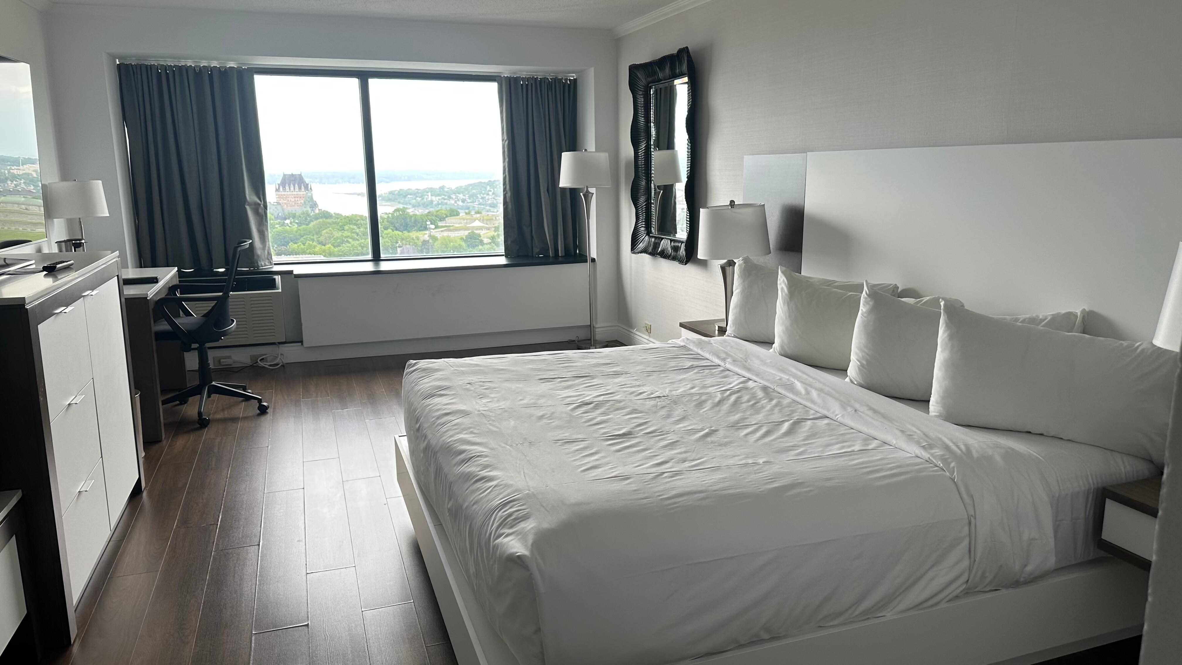 La chambre il manque un canapé ou des chaises 