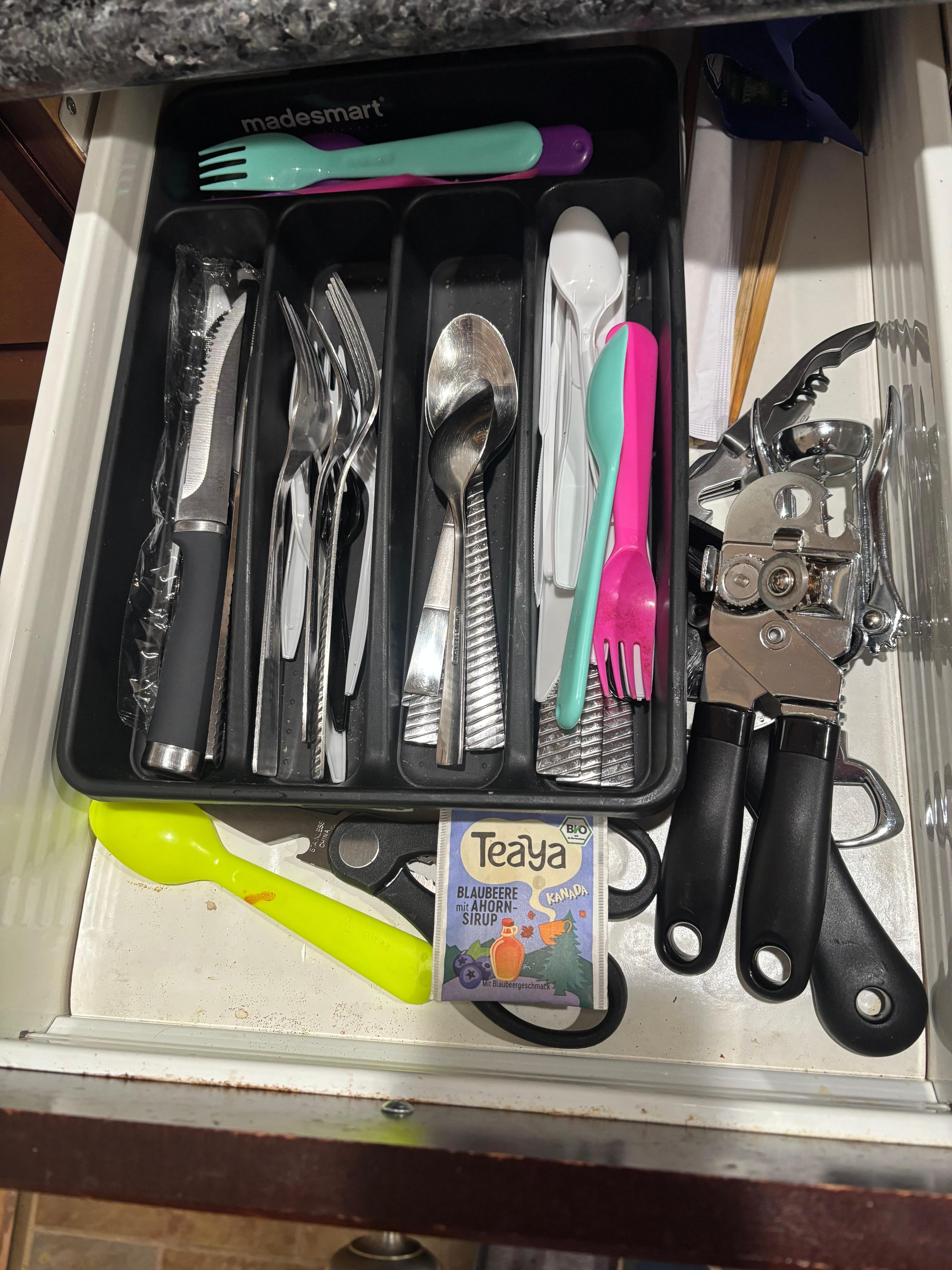 Needs a full set of silverware (3 forks)
Kitchen cabinets needs some love. 